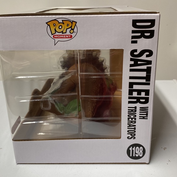 Funko pop moments: Dr. Sattler with Triceratops - Picture 2 of 5